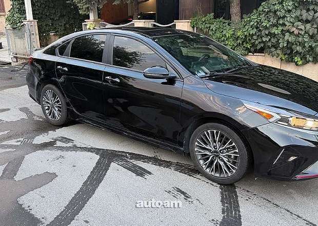 Kia Forte 2023 — լուսանկար 10