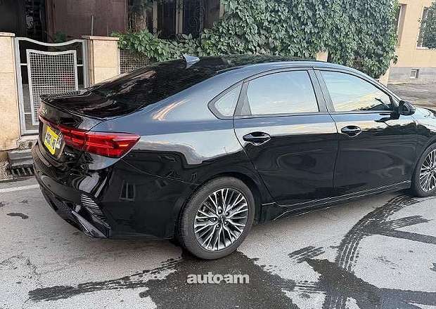 Kia Forte 2023 — լուսանկար 9
