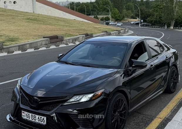 Toyota Camry 2020 — լուսանկար 1