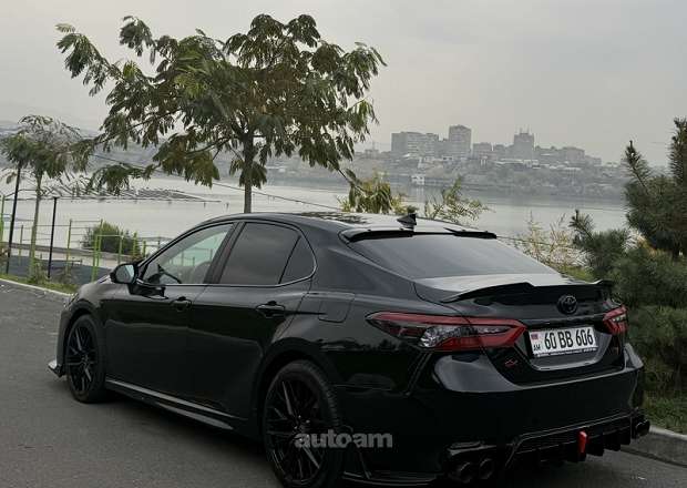 Toyota Camry 2020 — լուսանկար 2