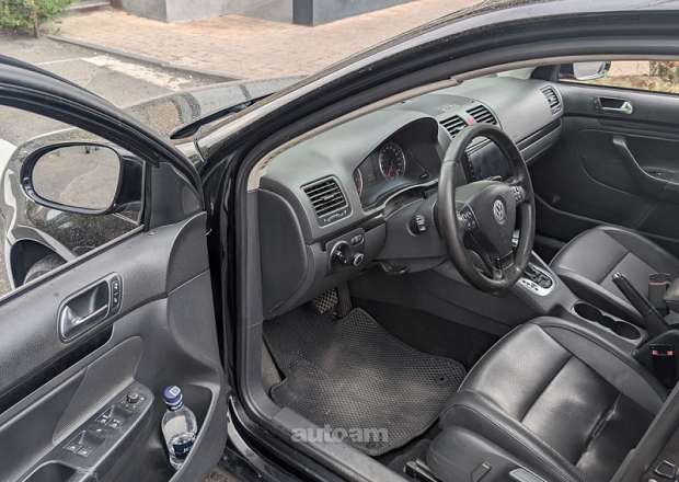 Volkswagen Jetta 2009 — լուսանկար 7