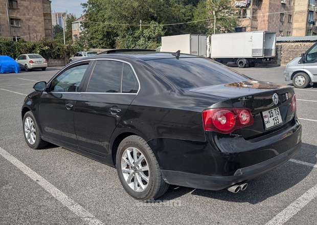 Volkswagen Jetta 2009 — լուսանկար 3