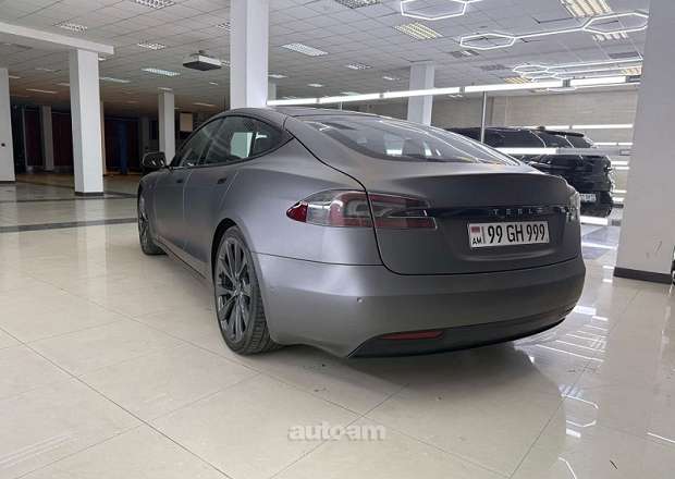 Tesla Model S