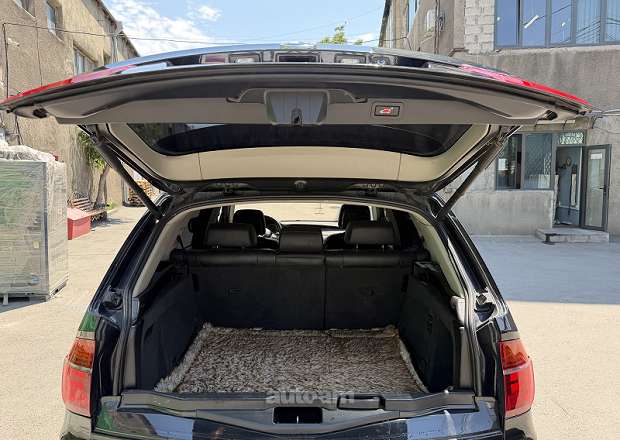 BMW X5 2011 — լուսանկար 11