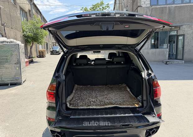 BMW X5 2011 — լուսանկար 14