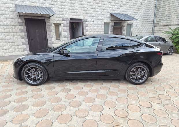 Tesla Model S 2023 — լուսանկար 1