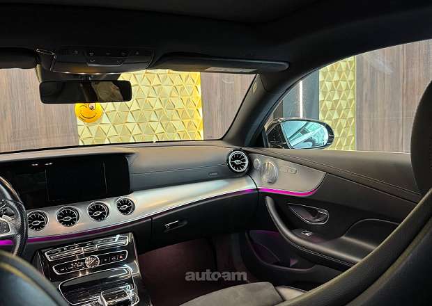 Mercedes-Benz E 200
