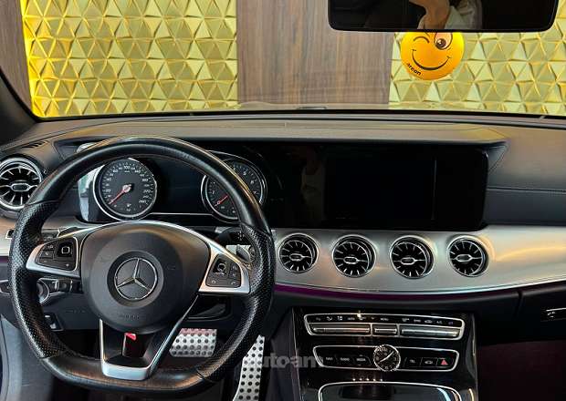 Mercedes-Benz E 200