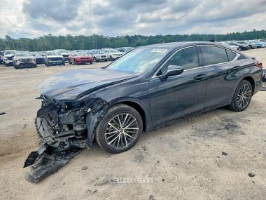 Lexus ES 300  2025 