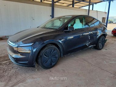 Tesla Model Y  2026 