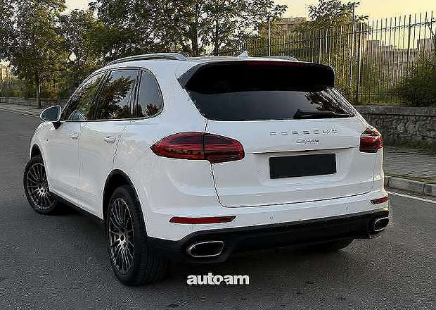 Porsche Cayenne 2016 — լուսանկար 2