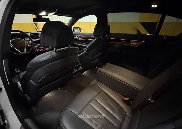 BMW 740