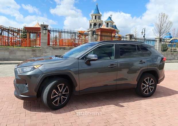 Toyota Rav 4 2019 — լուսանկար 8