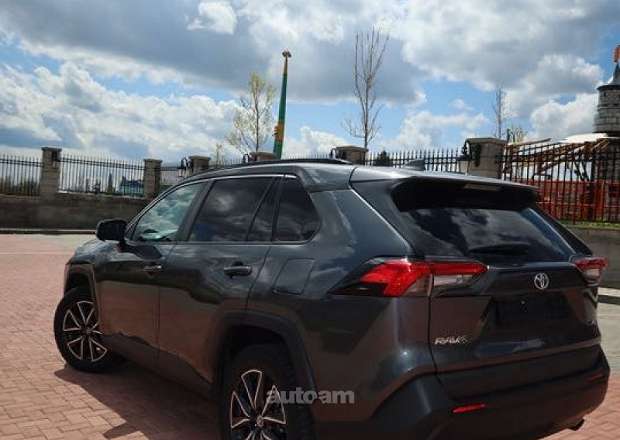 Toyota Rav 4 2019 — լուսանկար 5