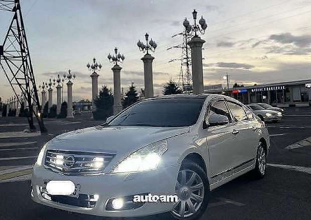 Nissan Teana 2010 — photo 1