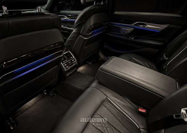 BMW 750 2017 — լուսանկար 8