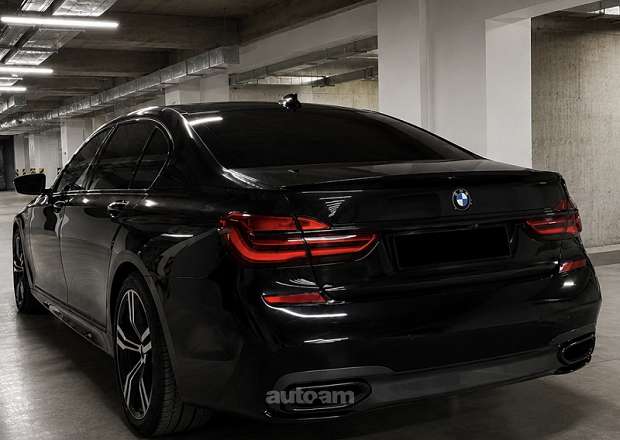BMW 750 2017 — լուսանկար 6