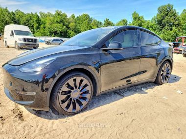 Tesla Model Y  2024 