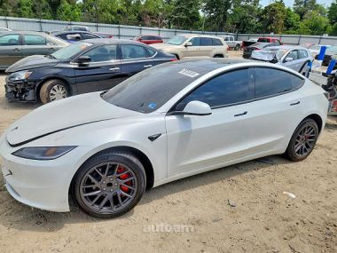 Tesla Model 3  2026 