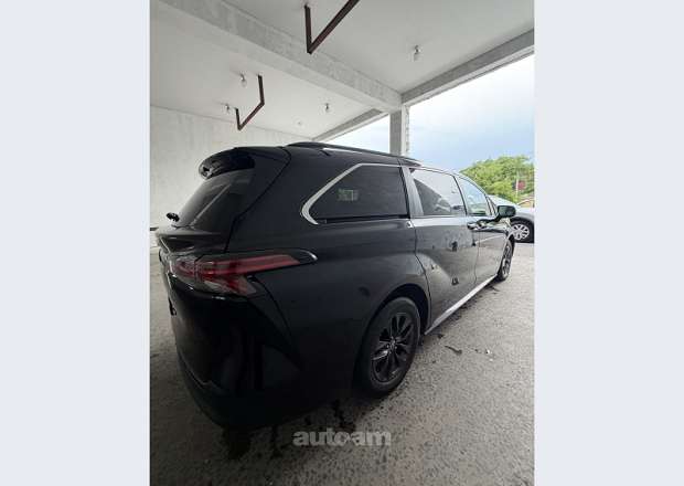 Toyota Sienna 2021 — լուսանկար 2