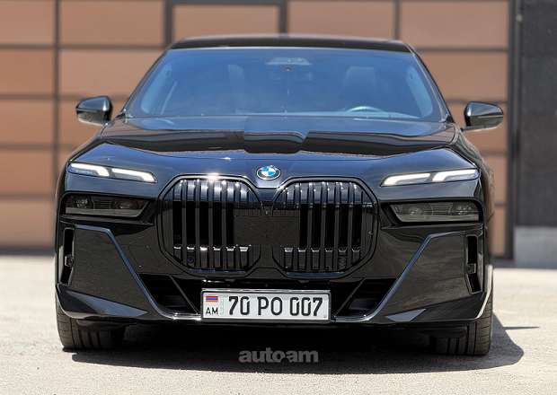 BMW 740