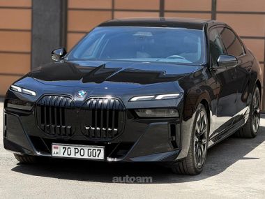 BMW 740  2023 