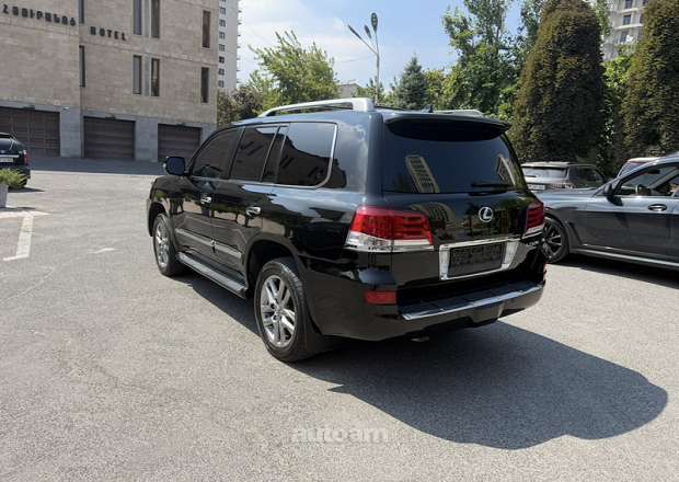 Lexus LX 570 2014 — photo 3