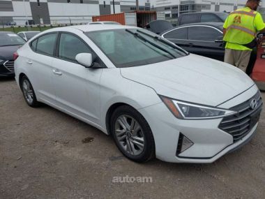 Hyundai Elantra  2020 