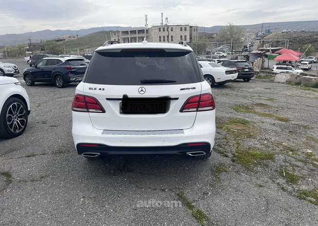 Mercedes-Benz GLE 350 2017 — фото 2
