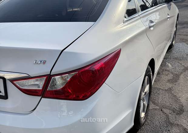 Hyundai Sonata 2012 — լուսանկար 9
