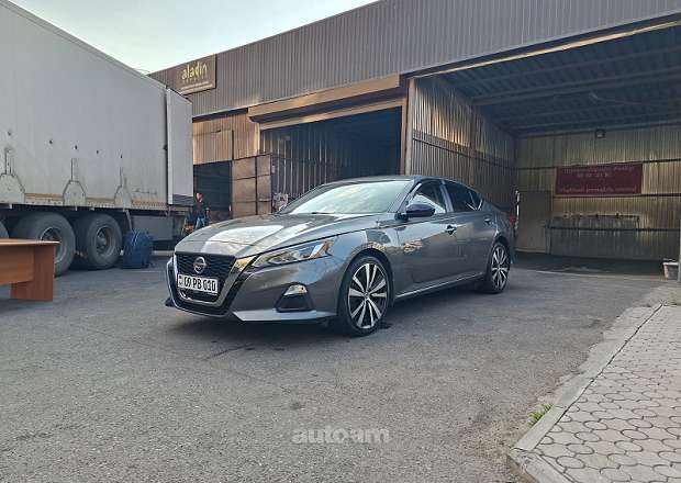 Nissan Altima 2019 — լուսանկար 2