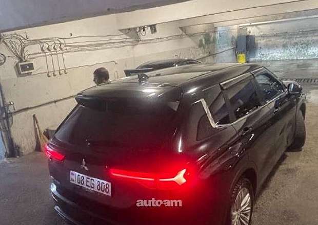 Mitsubishi Outlander 2021 — լուսանկար 5