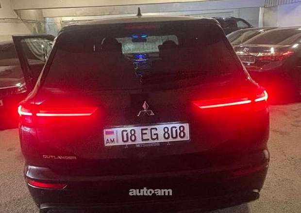 Mitsubishi Outlander 2021 — լուսանկար 4
