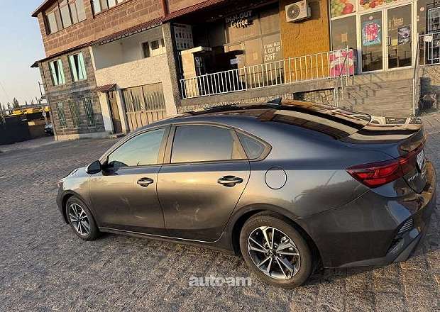 Kia Forte 2023 — լուսանկար 3