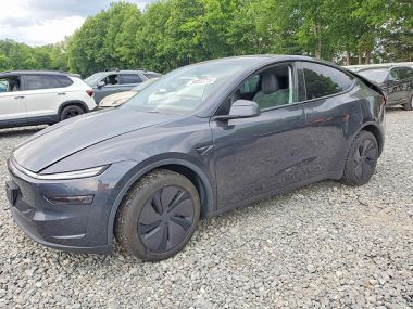 Tesla Model Y  2026 