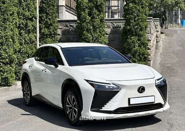 Lexus RZ 300