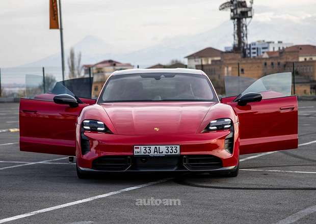 Porsche Taycan