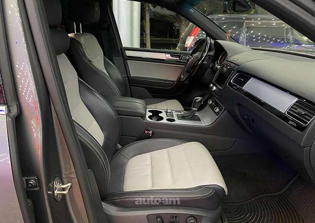 Volkswagen Touareg 2016 — լուսանկար 5
