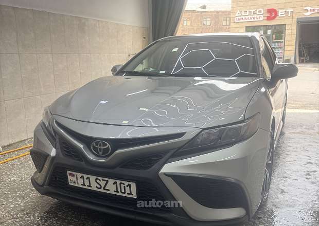 Toyota Camry 2021 — фото 1
