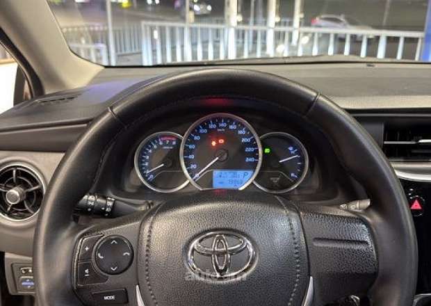 Toyota Corolla 2017 — լուսանկար 10
