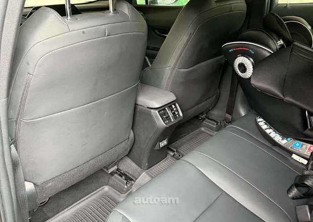 Lexus UX 200 2024 — լուսանկար 10