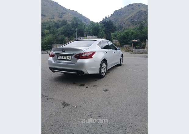 Nissan Altima