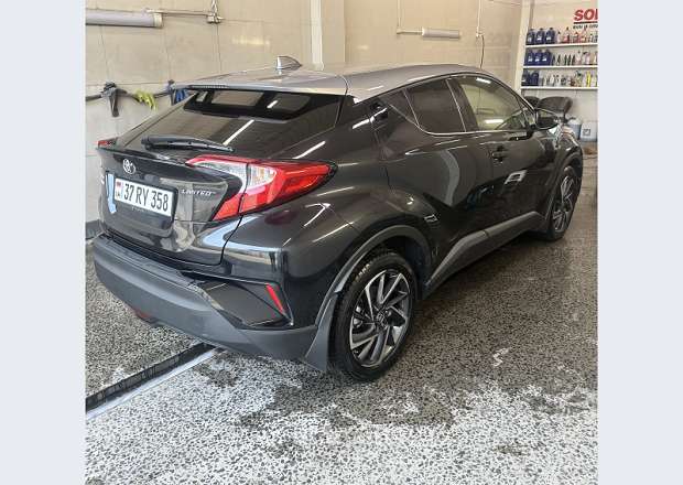 Toyota C-HR 2020 — photo 4