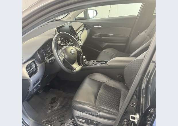 Toyota C-HR 2020 — photo 9