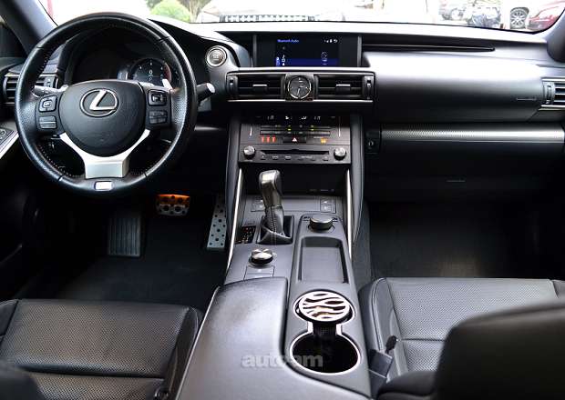 Lexus IS 300 F Sport 2018 — լուսանկար 7