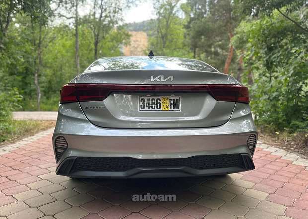 Kia Forte 2022 — լուսանկար 4