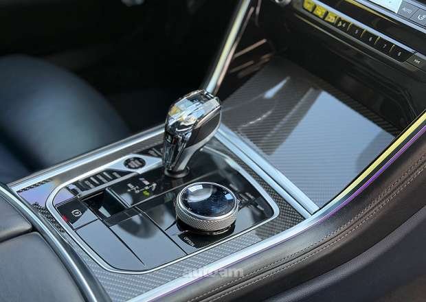 BMW M8 2021 — լուսանկար 14