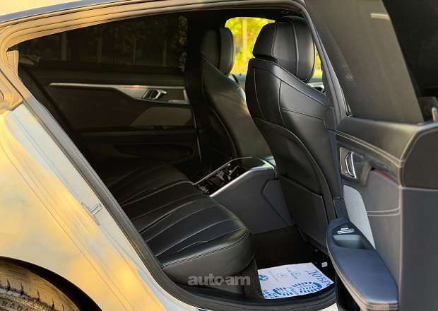 BMW M8 2021 — լուսանկար 13
