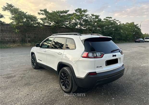Jeep Cherokee 2023 — լուսանկար 3