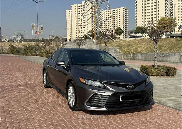 Toyota Camry 2021 — լուսանկար 2